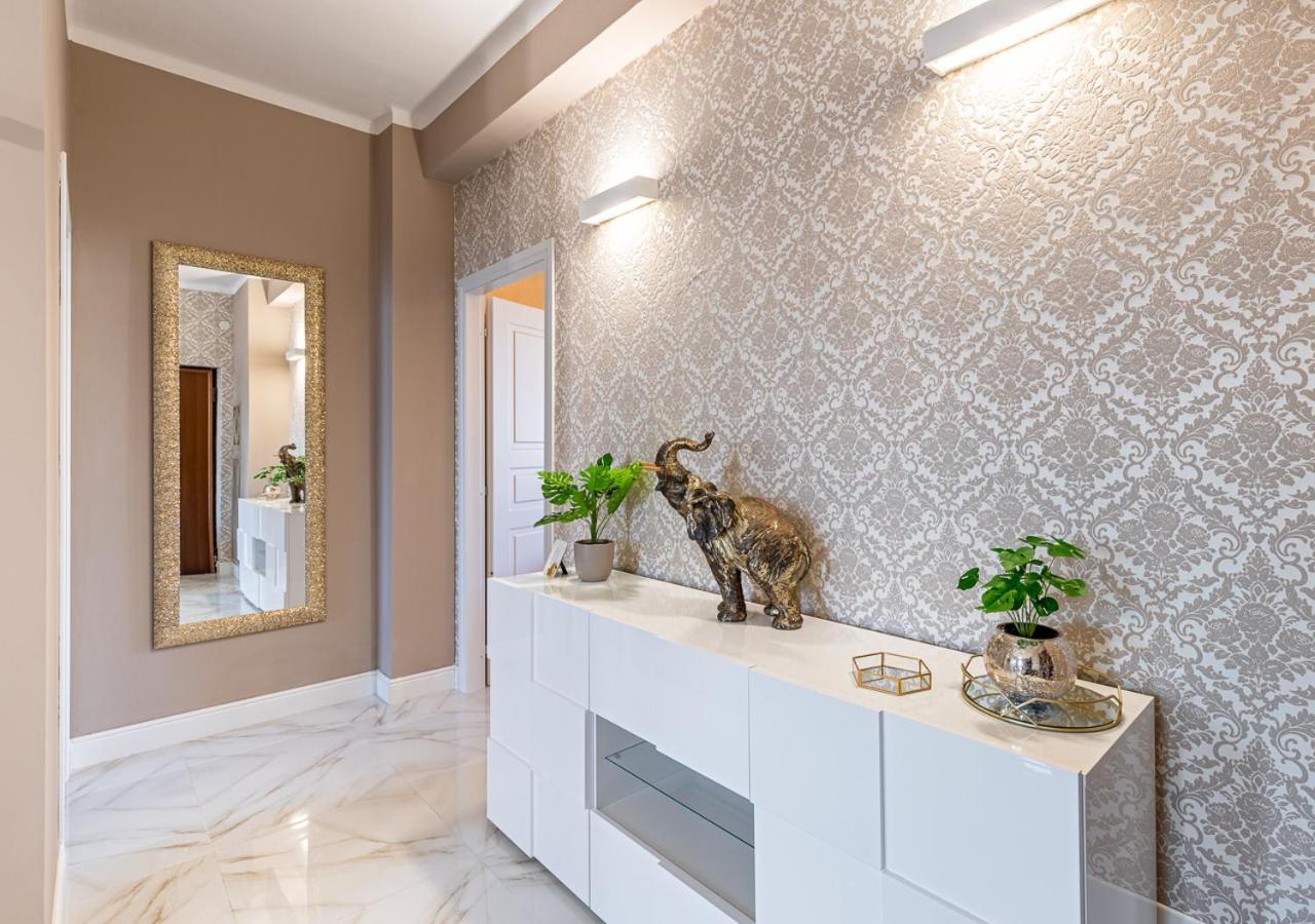 Jungle Suite --- Vasca In Camera Torino Kültér fotó